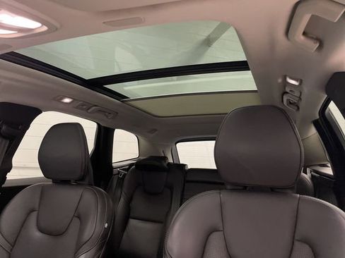 Used 2022 Volvo XC60 T8 Inscription w/ Advanced Package image 7