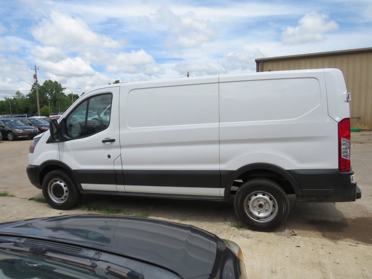 Used 2019 Ford Transit 250 130 Low Roof RWD image 32
