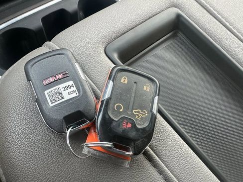 Used 2022 GMC Sierra 2500 SLT w/ SLT Convenience Package image 44