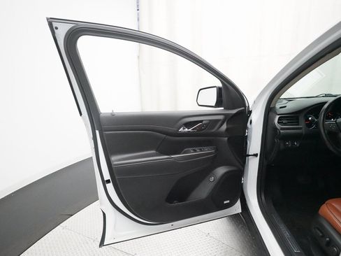 Used 2019 GMC Acadia SLT image 28