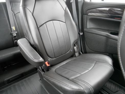 Used 2017 Buick Enclave Leather image 14
