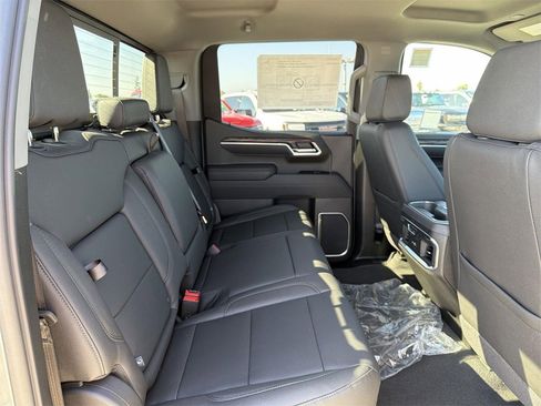 New 2026 GMC Sierra 1500 SLT w/ SLT Premium Plus Package image 30