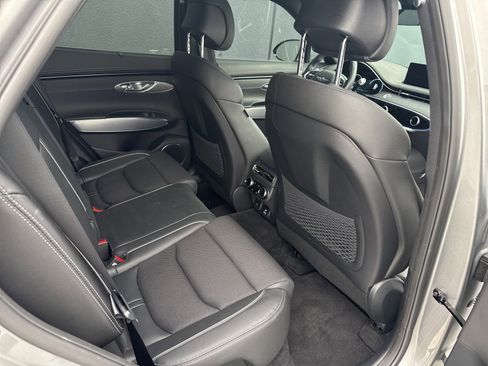 Used 2023 Genesis GV70 2.5T Sport Prestige w/ Sport Prestige Package image 5