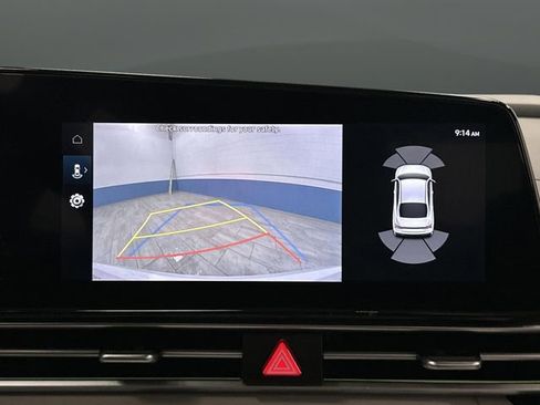 Used 2024 Hyundai Elantra Limited image 11