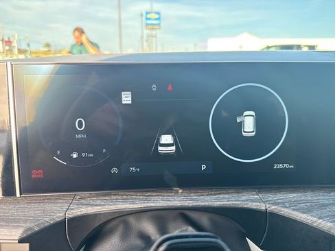 Used 2024 Hyundai Santa Fe Limited image 12