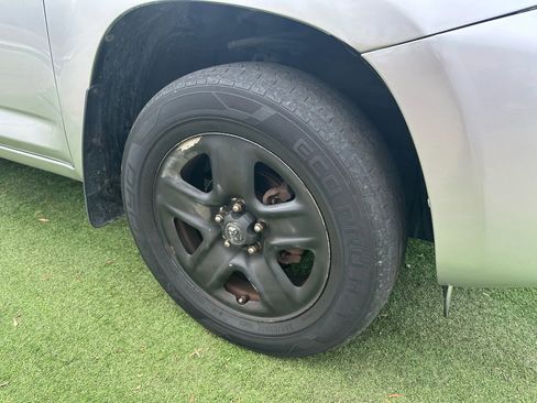 Used 2011 Toyota RAV4 4WD w/ Base L4 Extra Value Pkg image 41