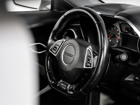 Used 2017 Chevrolet Camaro LT image 10