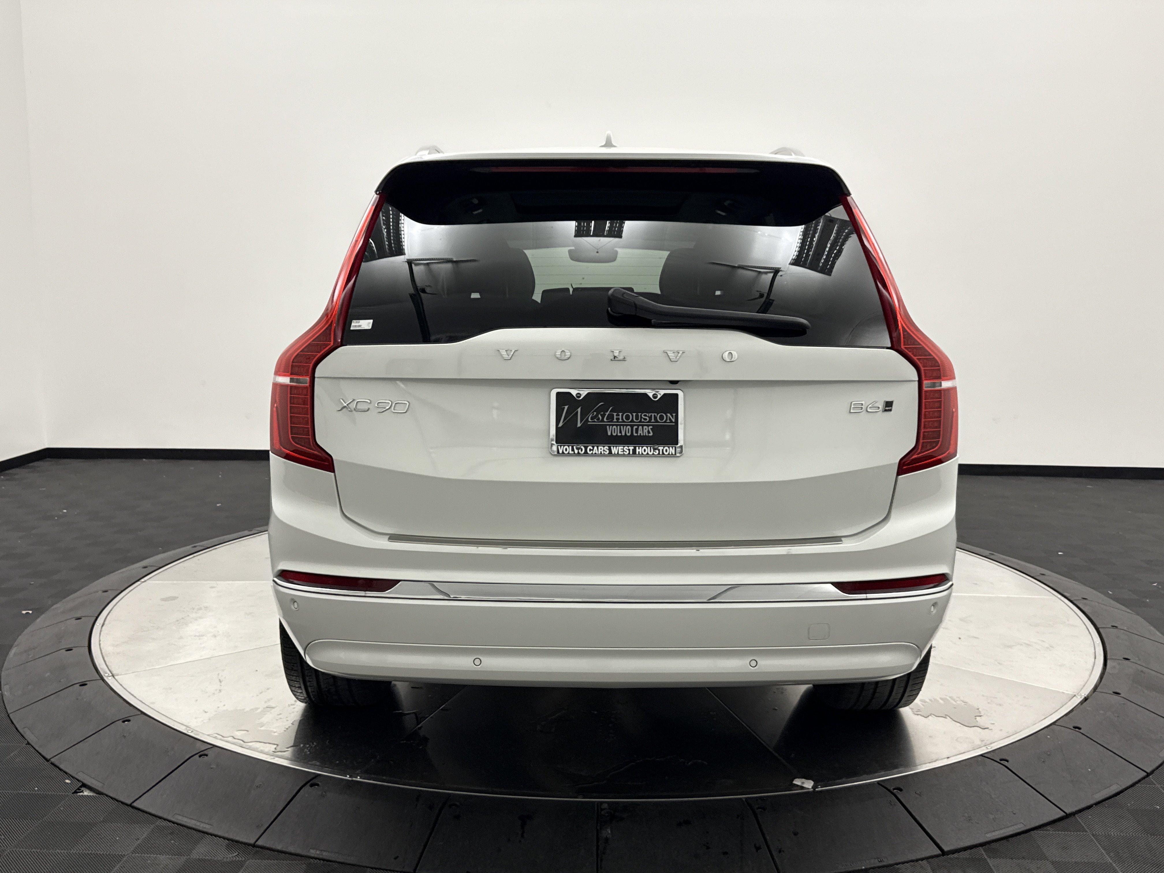 Certified 2024 Volvo XC90 B6 Ultimate w/ Protection Package Premier AWD/4WD image 6