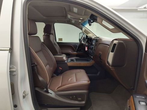 Used 2019 Chevrolet Silverado 2500 High Country w/ Duramax Plus Package image 28