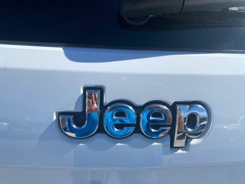 Used 2017 Jeep Grand Cherokee Limited w/ Luxury Group II AWD/4WD image 44
