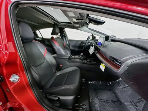 New 2026 Toyota Prius Plug-In Hybrid FWD image 28
