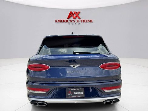 Used 2023 Bentley Bentayga Extended Wheelbase image 4