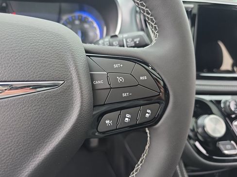 New 2026 Chrysler Pacifica Limited AWD/4WD image 20