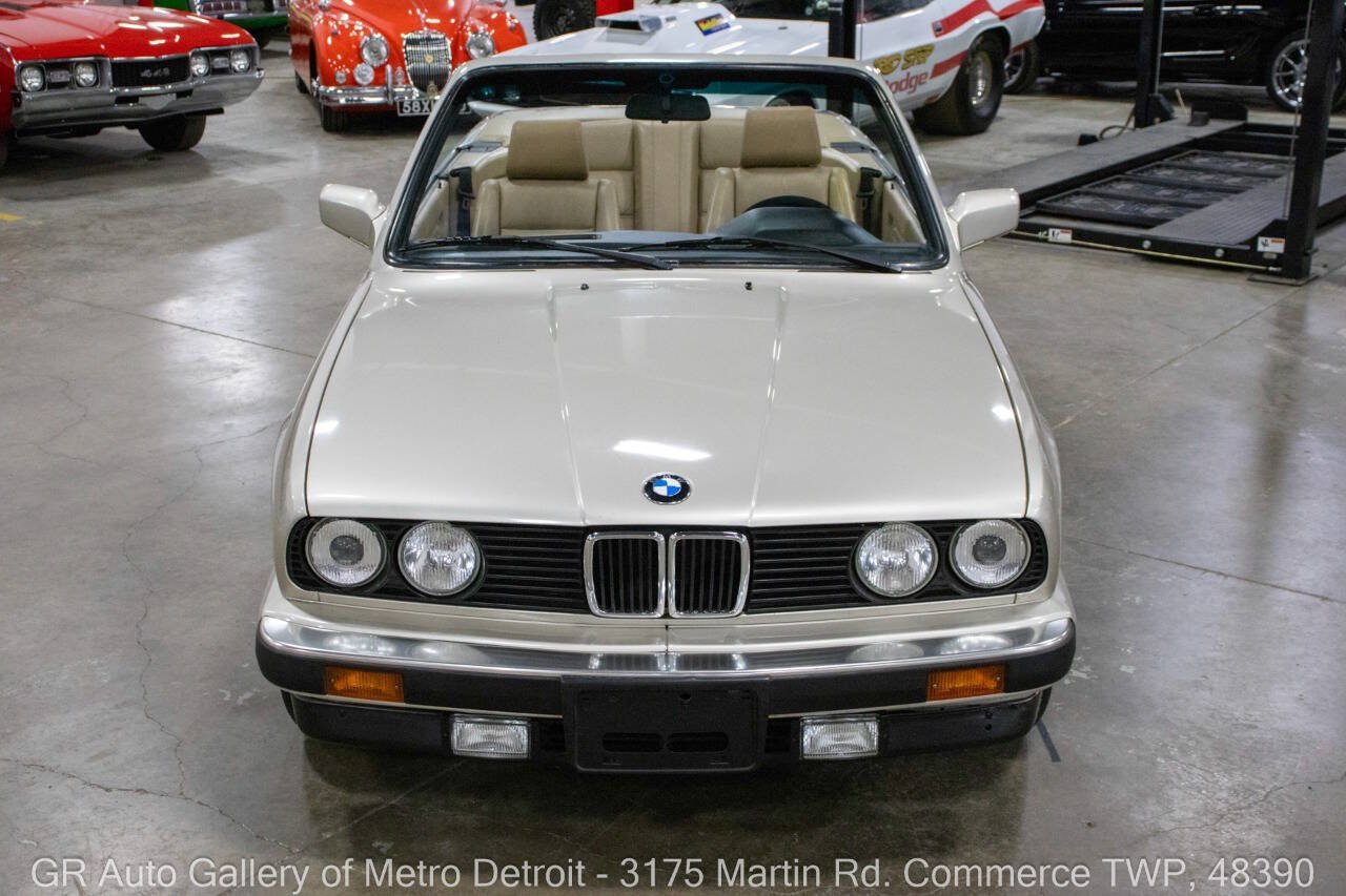 Used 1989 BMW 325i Convertible RWD image 12