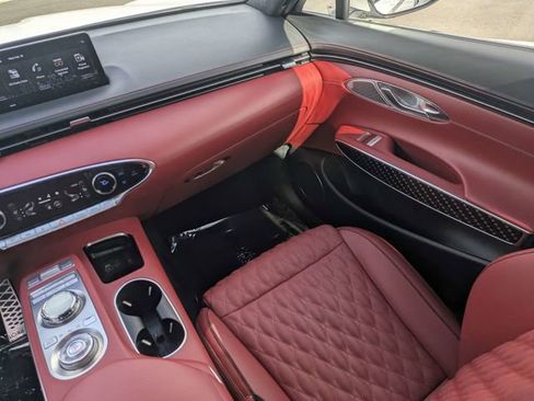 Used 2023 Genesis GV70 3.5T Sport w/ Sport Prestige Package image 18