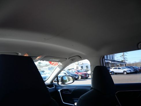 Used 2019 Toyota RAV4 LE image 23