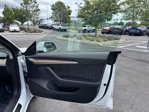 Used 2023 Tesla Model 3 Standard Range RWD image 9