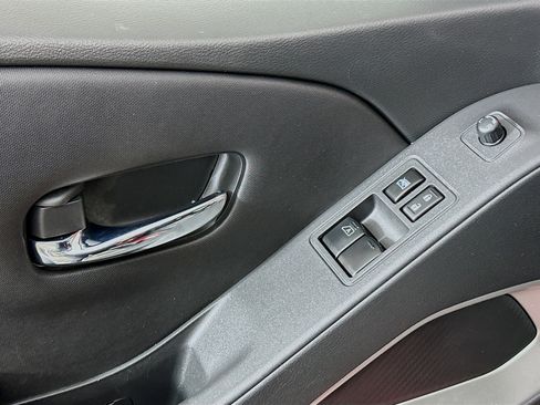 Used 2022 Nissan Frontier SV image 15