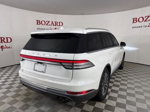 Used 2020 Lincoln Aviator Reserve w/ Equipment Group 201A image 8