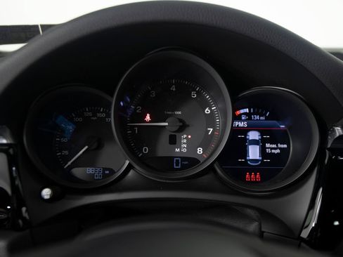 Certified 2026 Porsche Macan AWD/4WD image 23