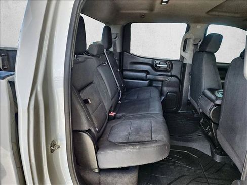 Used 2020 Chevrolet Silverado 1500 Custom w/ Custom Max Trailering Package AWD/4WD image 18