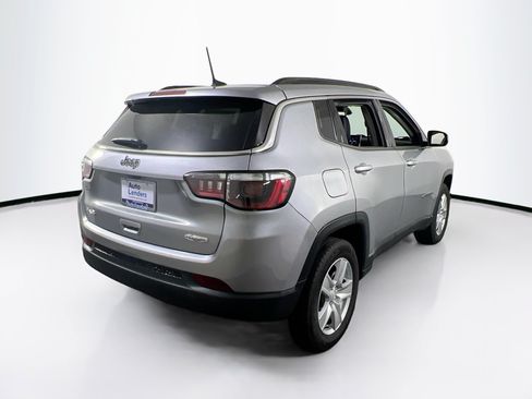 Used 2022 Jeep Compass Latitude w/ Convenience Group AWD/4WD image 5