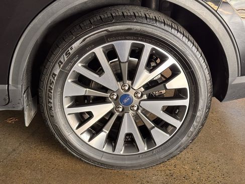 Used 2020 Ford Escape Titanium image 38