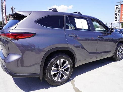 Used 2023 Toyota Highlander XLE FWD image 7