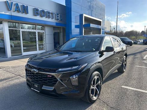 Certified 2024 Chevrolet Trax RS w/ Driver Confidence Package image 1