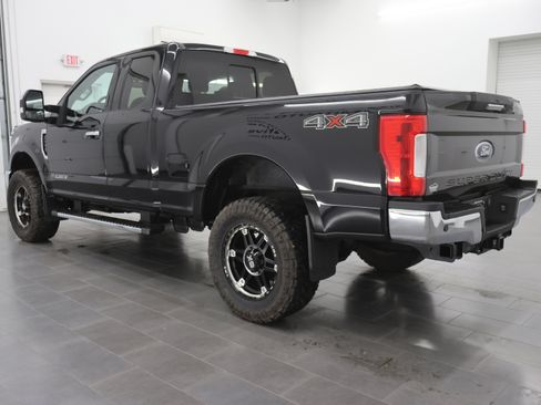 Used 2019 Ford F350 Lariat w/ Chrome Package image 6