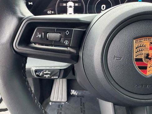 Used 2022 Porsche Taycan image 28