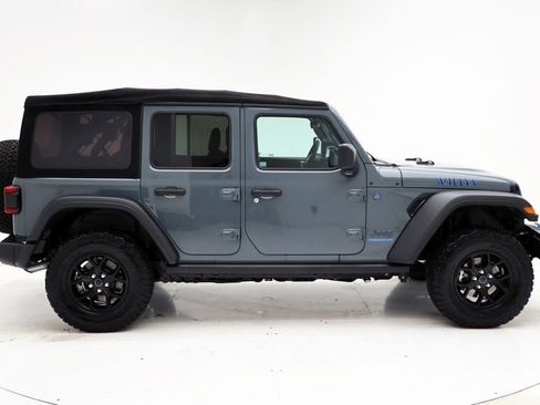 Used 2024 Jeep Wrangler Unlimited image 3