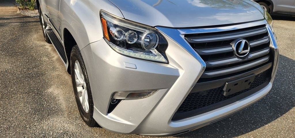 Used 2015 Lexus GX 460 w/ Premium Package AWD/4WD image 5