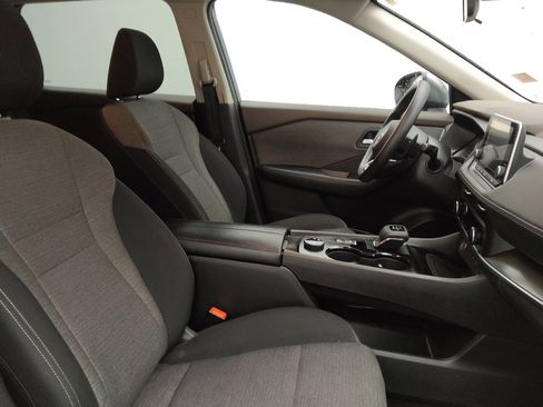 Used 2023 Nissan Rogue SV image 21