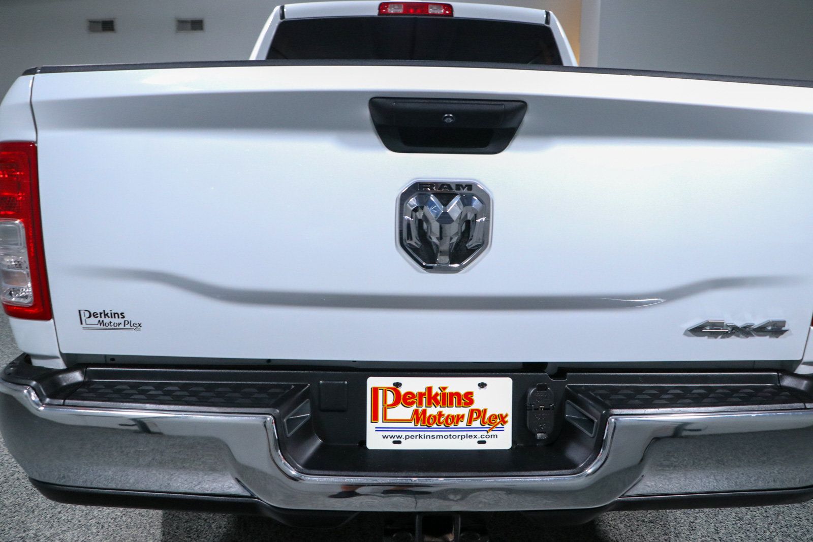 Used 2024 RAM 2500 Tradesman w/ Chrome Appearance Group AWD/4WD image 8