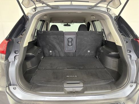 Used 2018 Nissan Rogue S image 15
