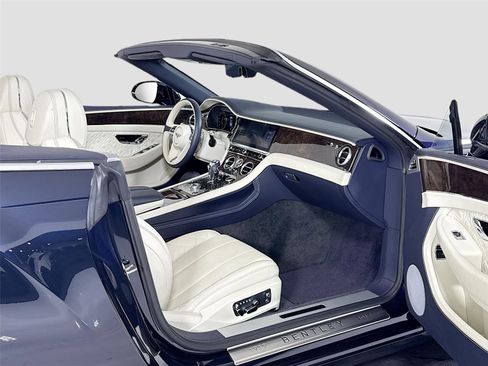 Used 2020 Bentley Continental GT V8 image 27