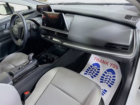 Used 2026 Toyota Prius LE image 28