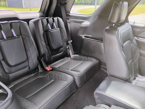 Used 2017 Ford Explorer Platinum AWD/4WD image 21