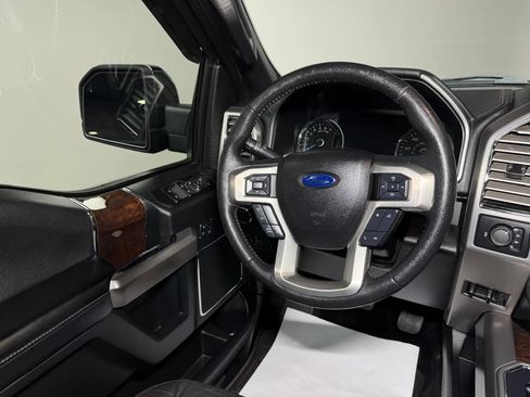 Used 2015 Ford F150 Platinum w/ Equipment Group 701A Luxury AWD/4WD image 23