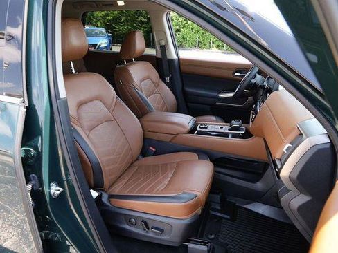 Used 2025 Nissan Pathfinder Platinum AWD/4WD image 29