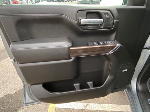 Used 2021 Chevrolet Silverado 1500 LT Trail Boss w/ Convenience Package II image 11