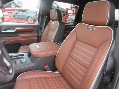 New 2026 GMC Sierra 2500 Denali Ultimate AWD/4WD image 13