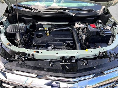 Used 2026 Chevrolet Equinox LT FWD image 11