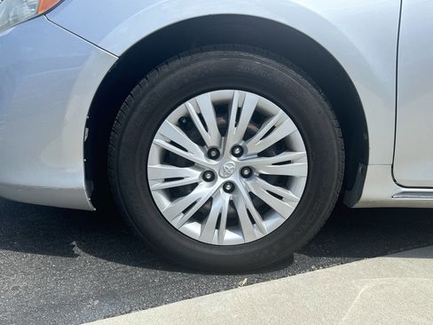 Used 2012 Toyota Camry LE image 35