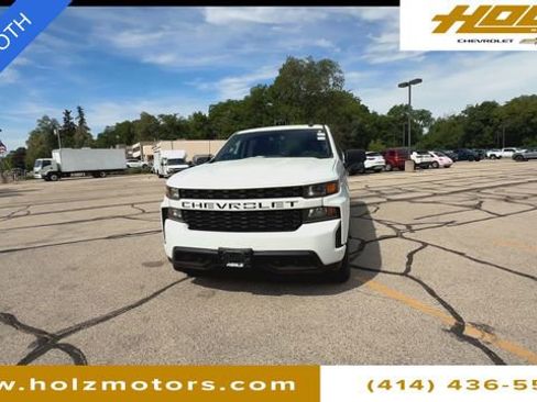 Certified 2022 Chevrolet Silverado 1500 Custom AWD/4WD image 3