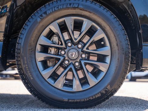 Used 2023 Lexus GX 460 Premium w/ Premium Package AWD/4WD image 8