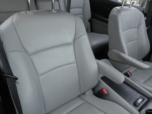Used 2017 Honda Pilot EX-L image 11