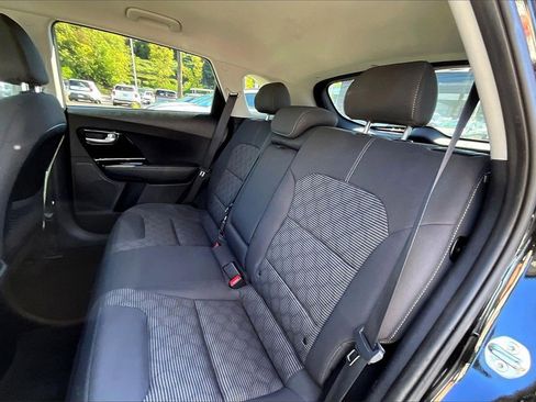 Certified 2022 Kia Niro LXS image 15