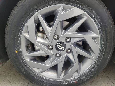 Used 2024 Hyundai Elantra SEL FWD image 31